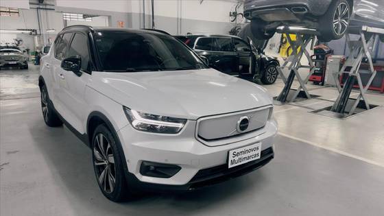 VOLVO XC40 P8 RECHARGE ELECTRIC BEV PURE AWD VOLVO XC40 P8 RECHARGE ELECTRIC BEV PURE AWD